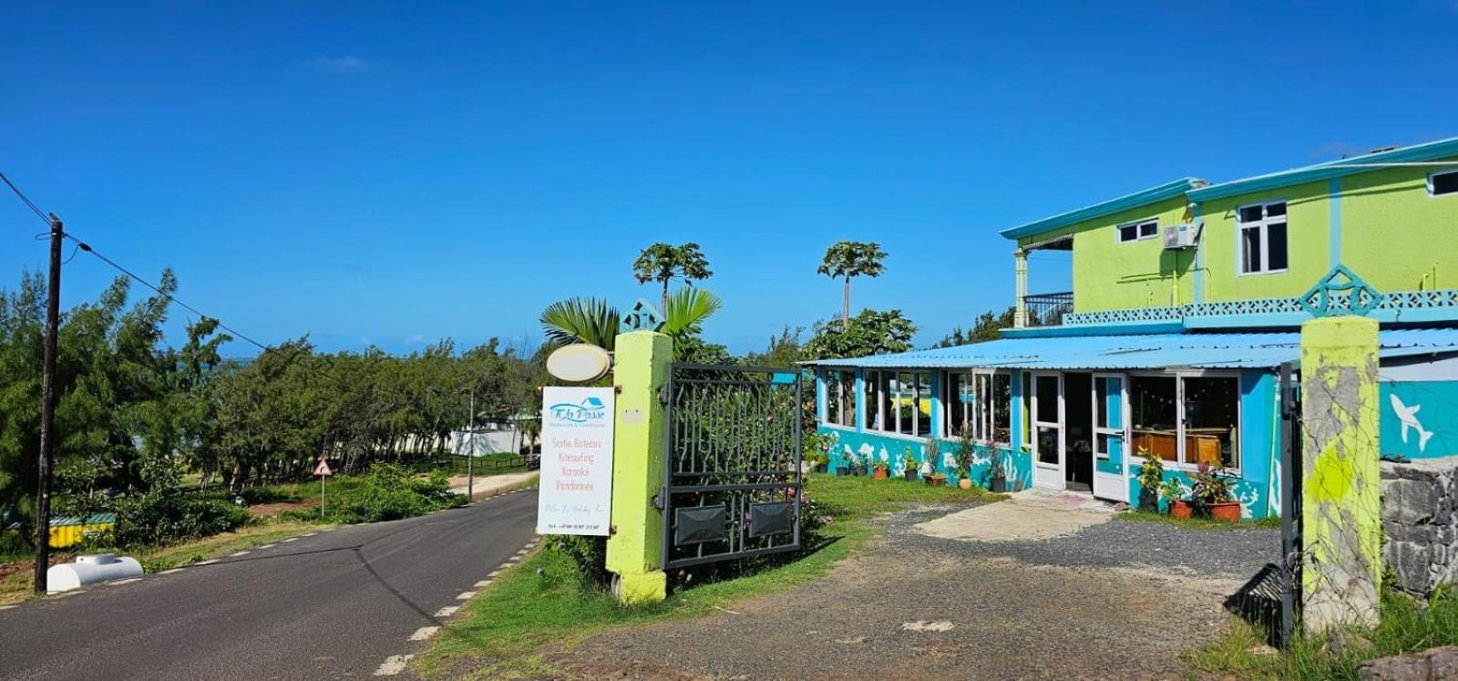 Tilapasse Resto & Guest House Port South East Exterior foto
